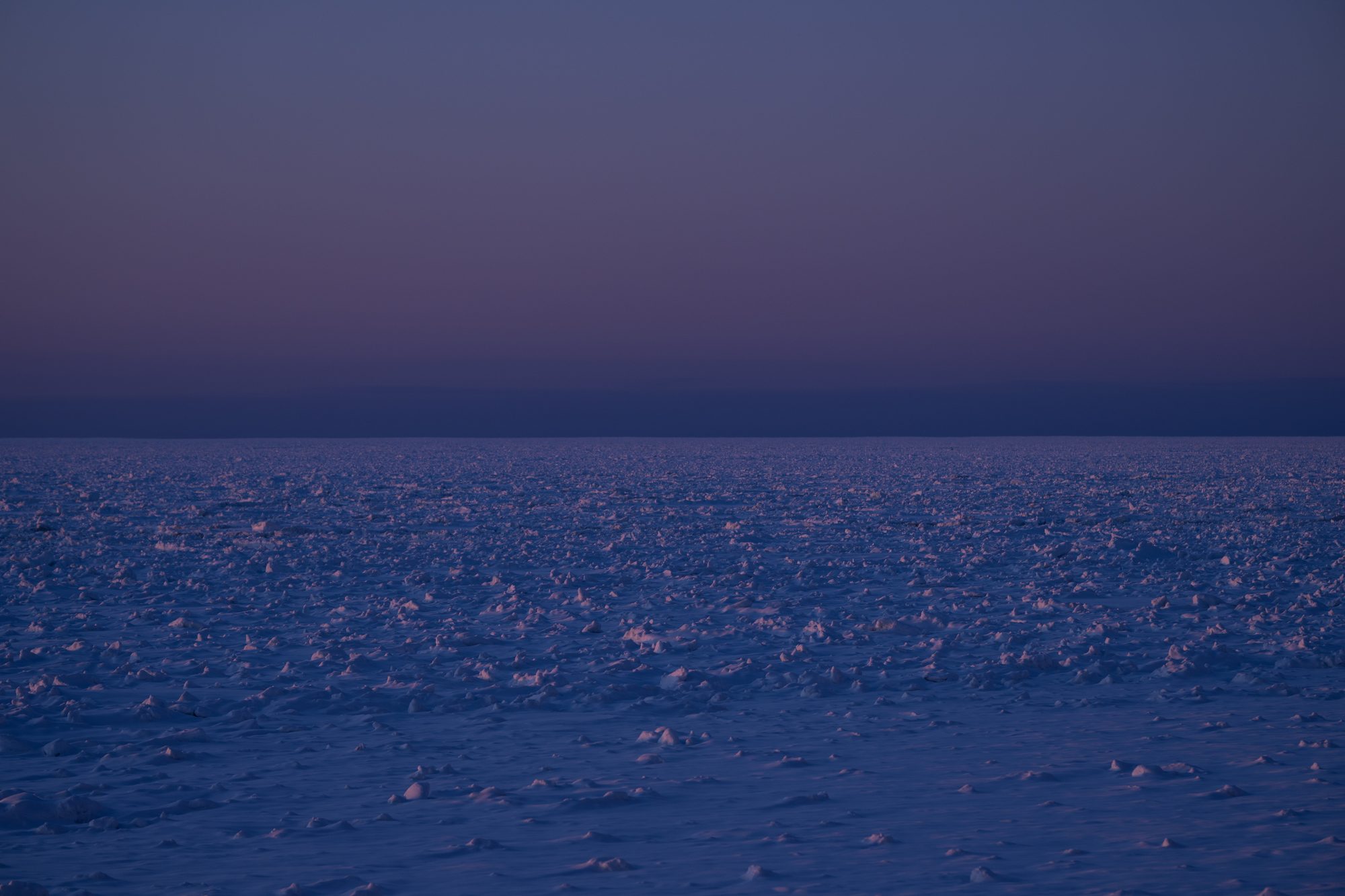 夕暮れの流氷原